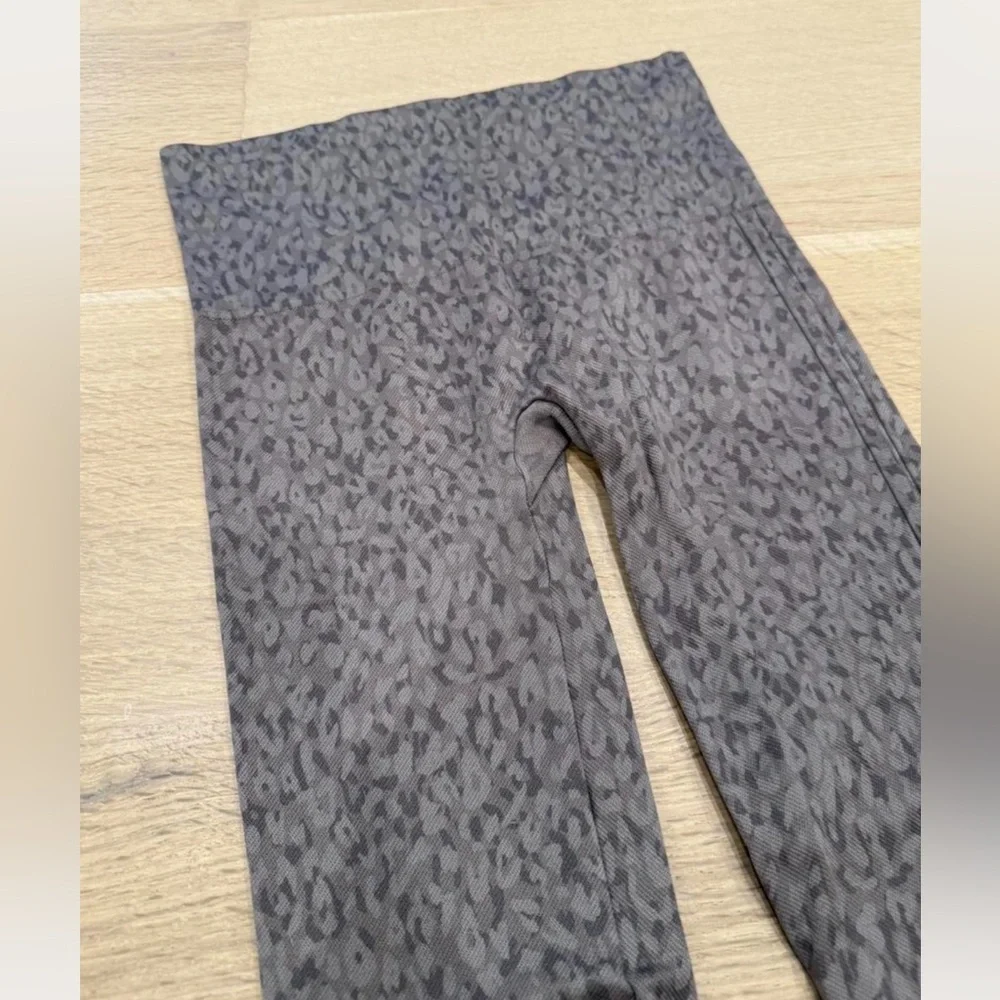 SPANX Animal Print Leggings - XS - Picture 3 of 4